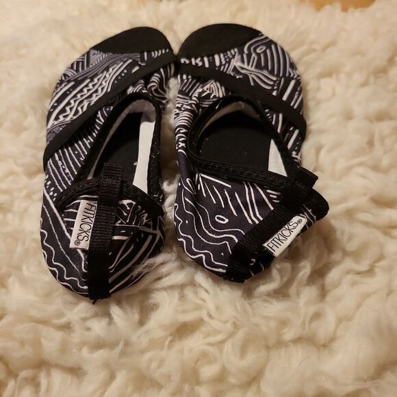 Swimming shoes, house shoes, beach shoes, wherever shoes! - Picture 3 of 3